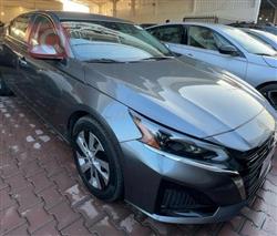 نيسان ألتيما